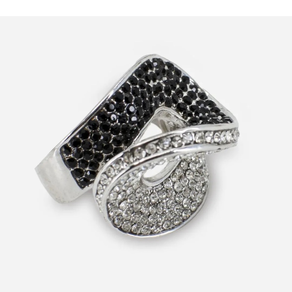Cache Elegant Silver and Black Crystal Ring